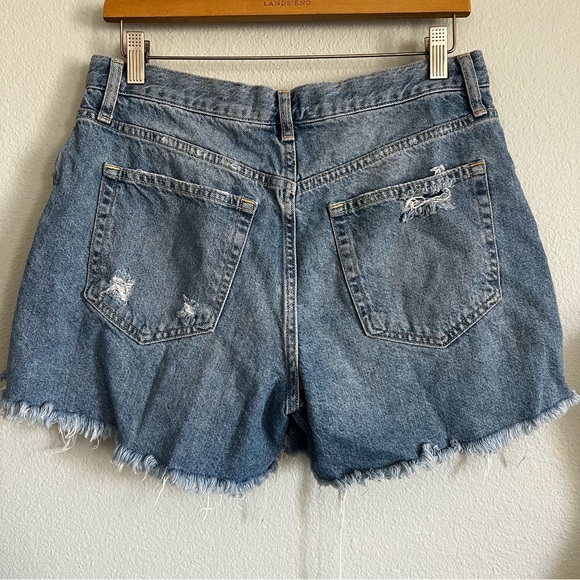Free People | We The Free Distressed Button Fly Denim Shorts. Size 30. - Picture 3 of 6